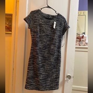 Banana Republic Dress NWT
MIDI length